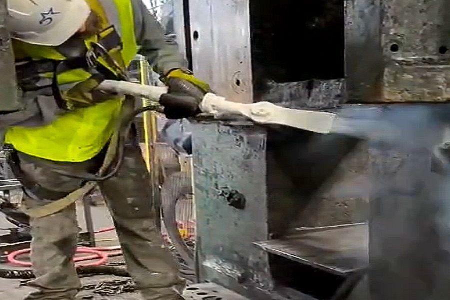Dry ice blasting in industrial equipment cleaning in northwest ohio